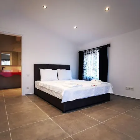 Astonishing With Private Pool In Antalya מלון 3*